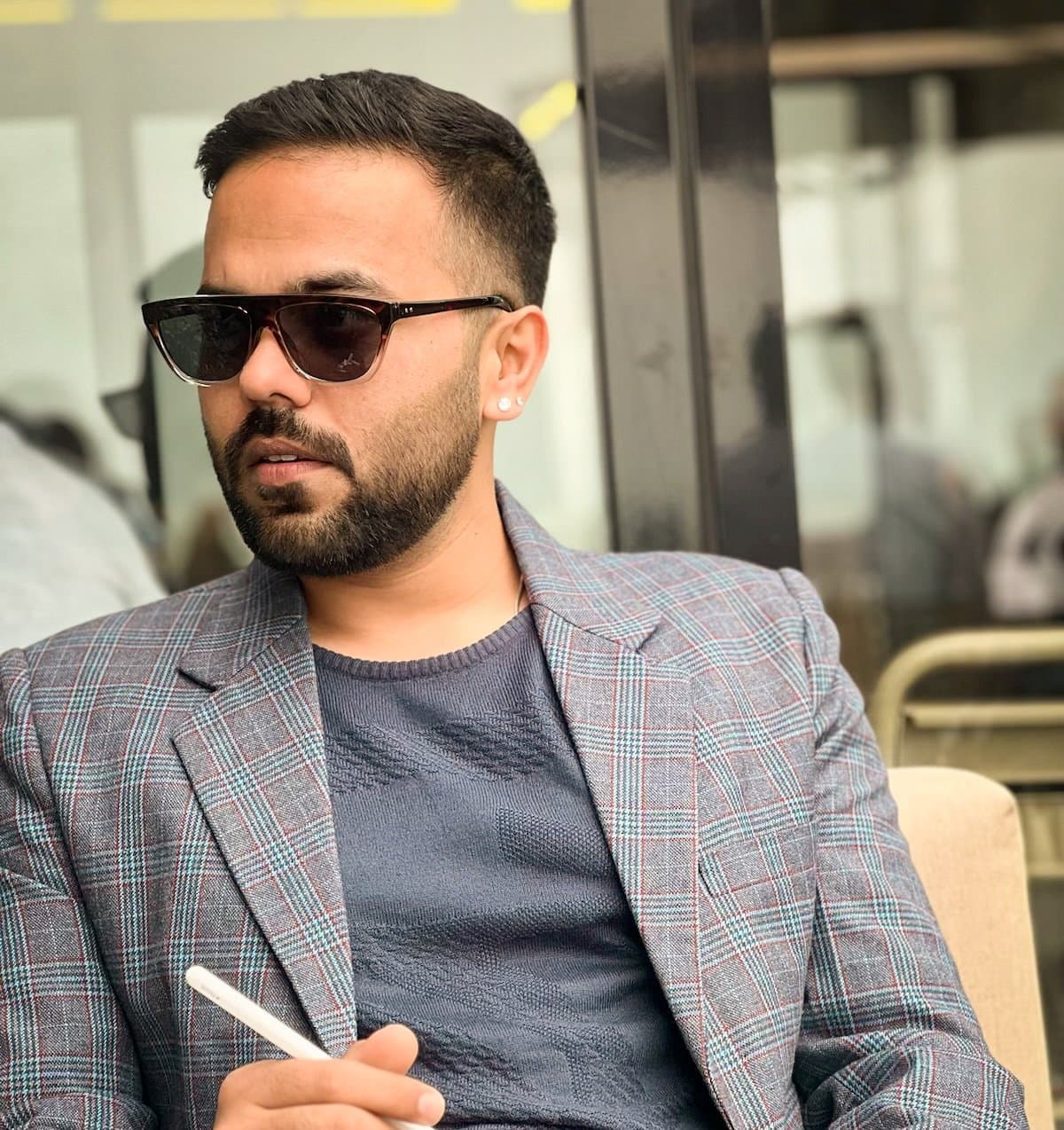 Shoeb Tahir - Dezinoir Director
